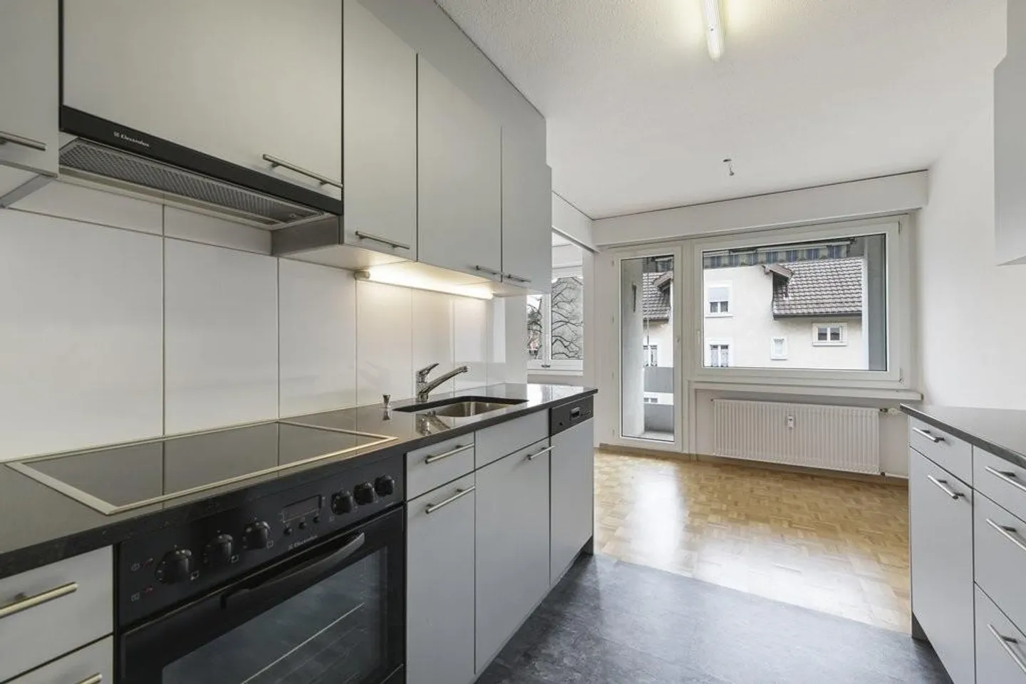 Appartement pratique dans un emplacement idéal - Photo 1 sur 8