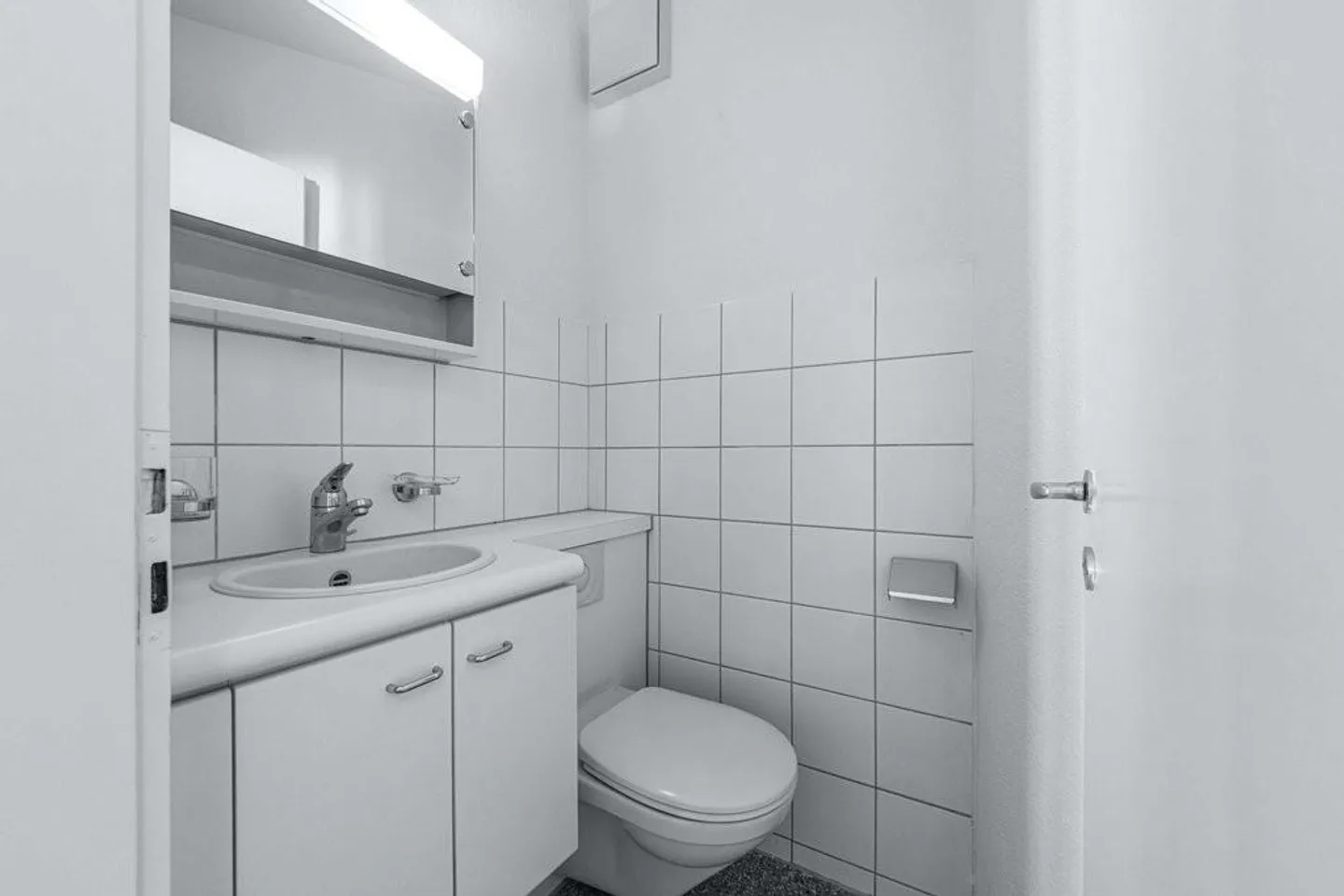 Charmante appartement 3.5 pièces dans un emplacement central à Bâle - Photo 9 sur 10