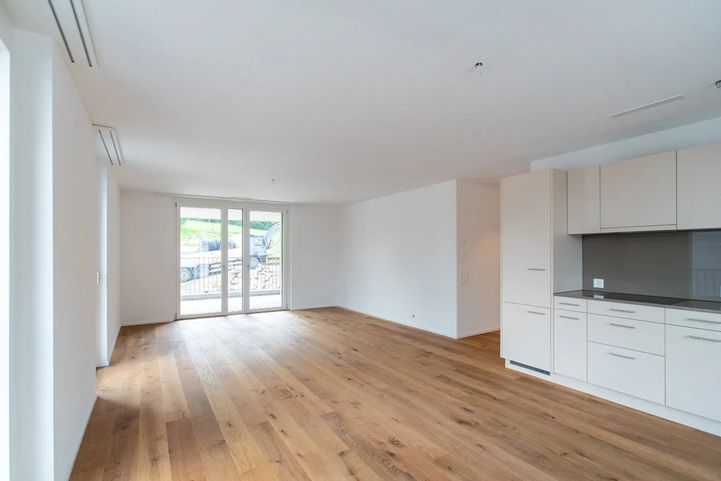 Like-new 2.5 room apartment seeks new tenant - Photo 2 of 4