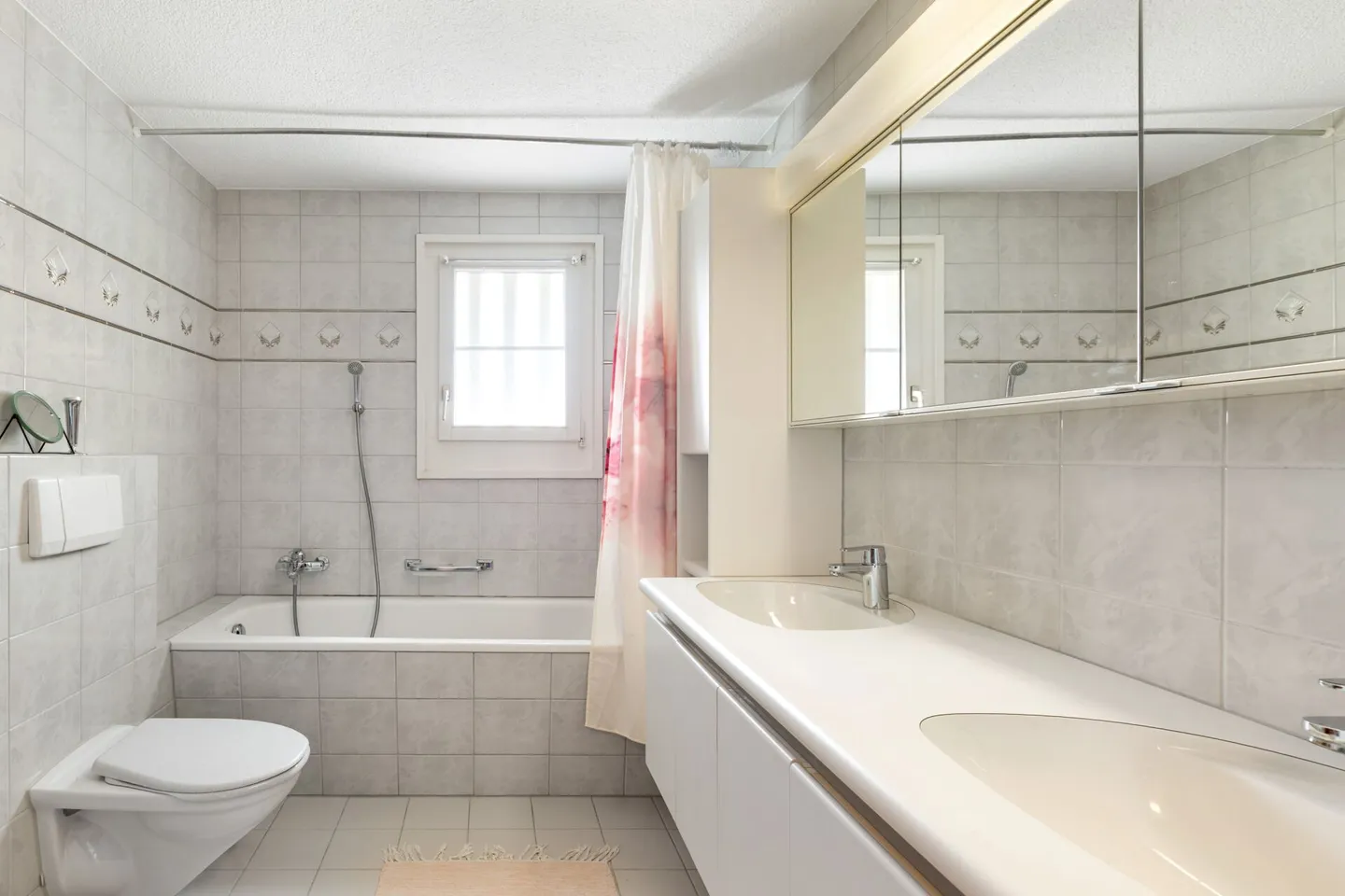 Ideally located, spacious maisonette apartment - Photo 7 of 13
