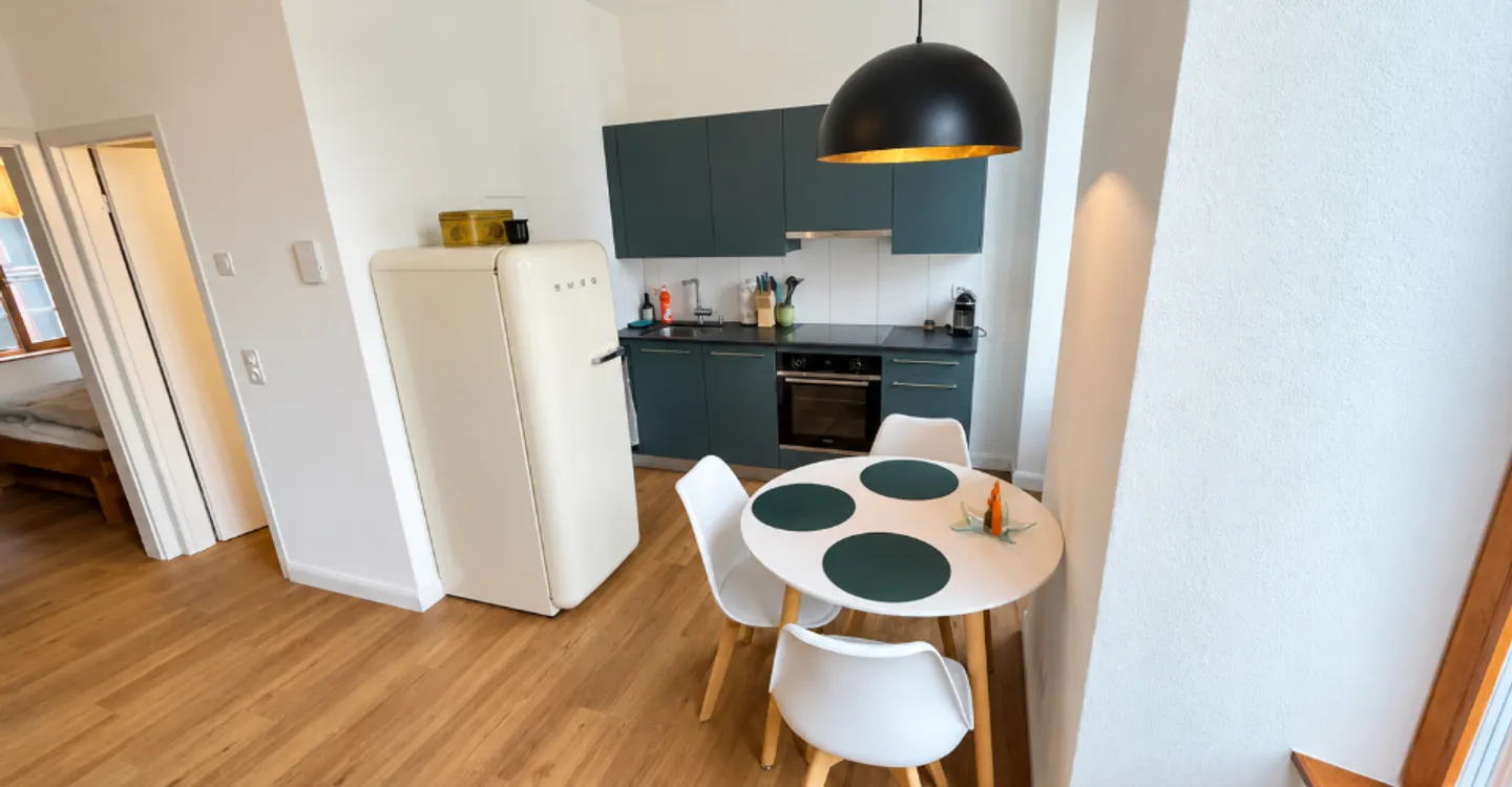 Appartement meublé de 2,5 avec balcon, Wifi et Electricité inclus - Photo 1 of 5