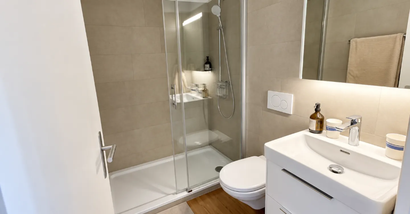 Appartement meublé de 2,5 avec balcon, Wifi et Electricité inclus - Photo 4 of 5