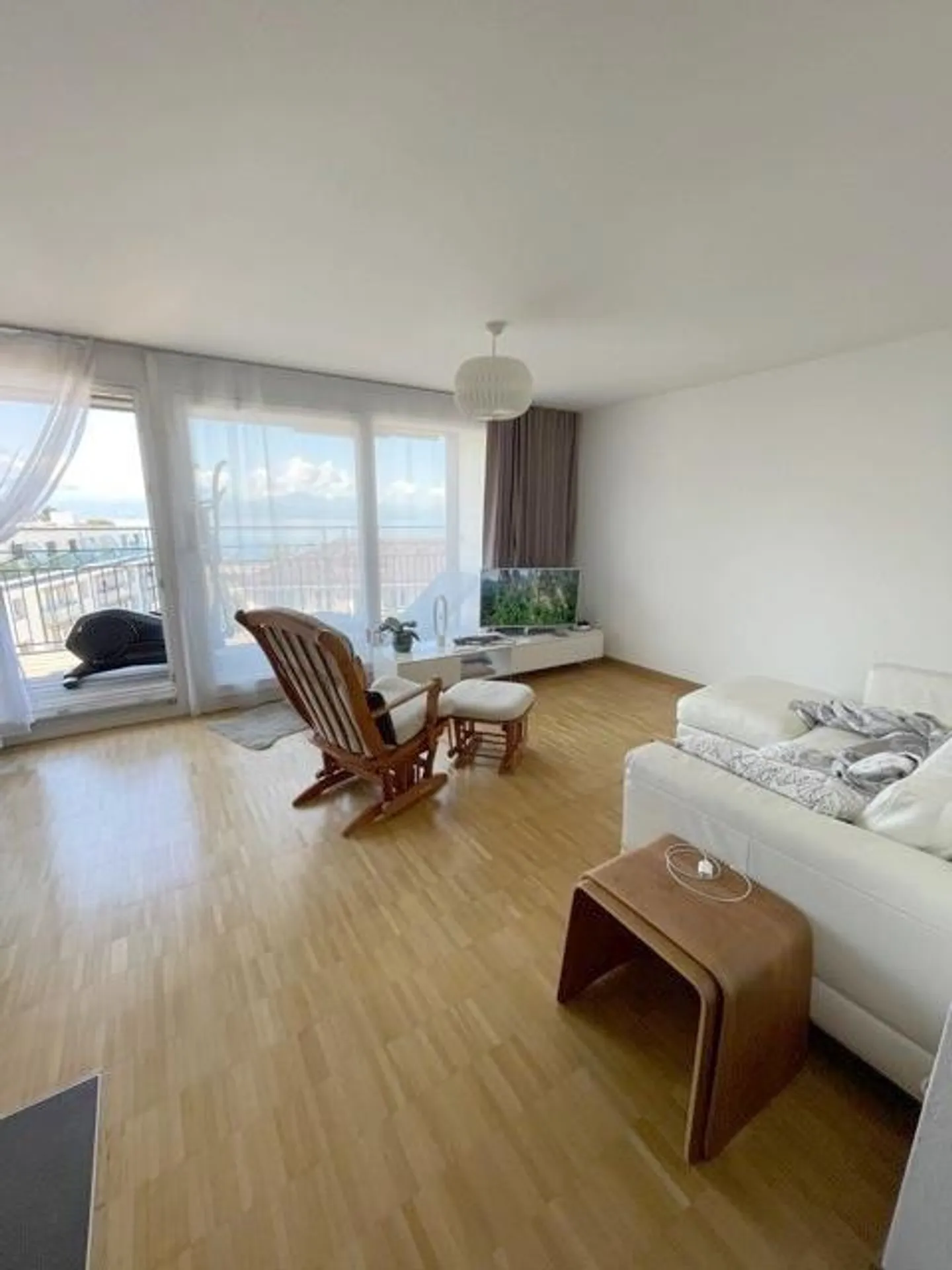 Magnifique Appartement Neuf avec Vue sur le Lac - Photo 4 sur 12