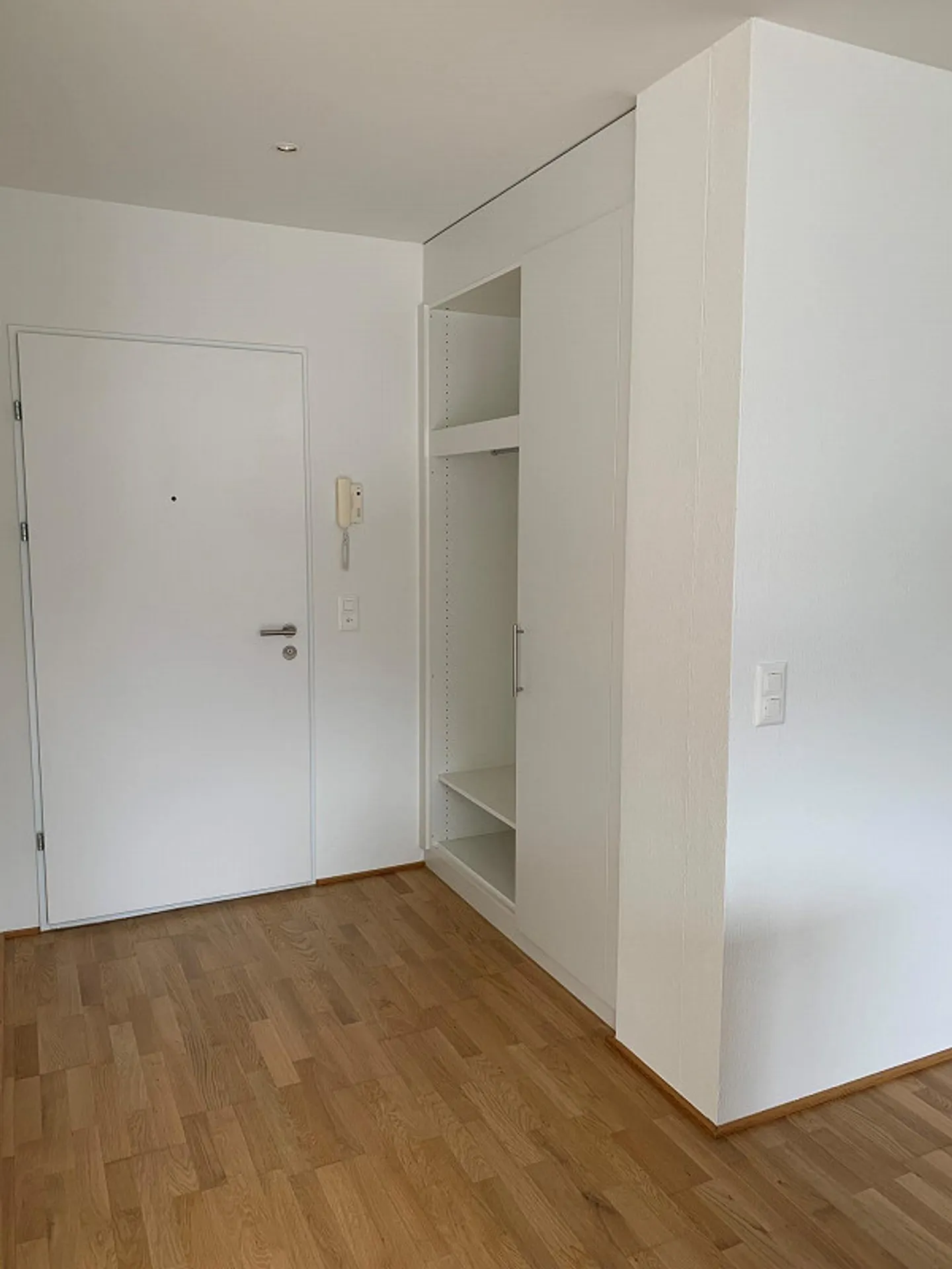 Spacious and bright 4.5-room penthouse apartment - Photo 3 of 12