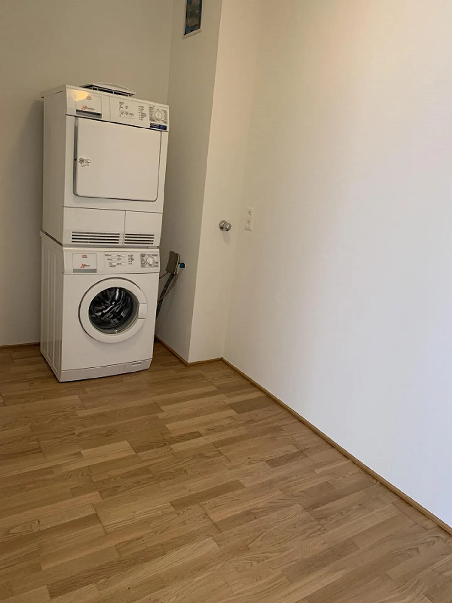 Spacious and bright 4.5-room penthouse apartment - Photo 5 of 12