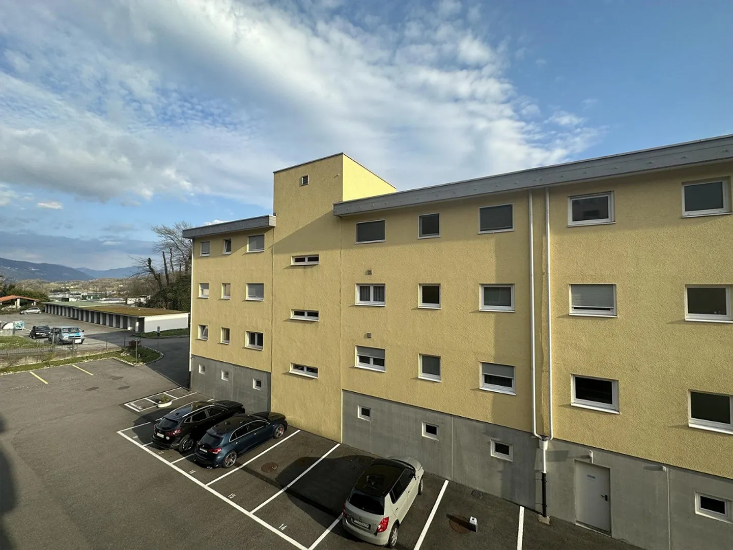 À VENDRE APPARTEMENT LUMINEUX À DEUX PAS DE LA FRONTIÈRE - Photo 8 sur 10