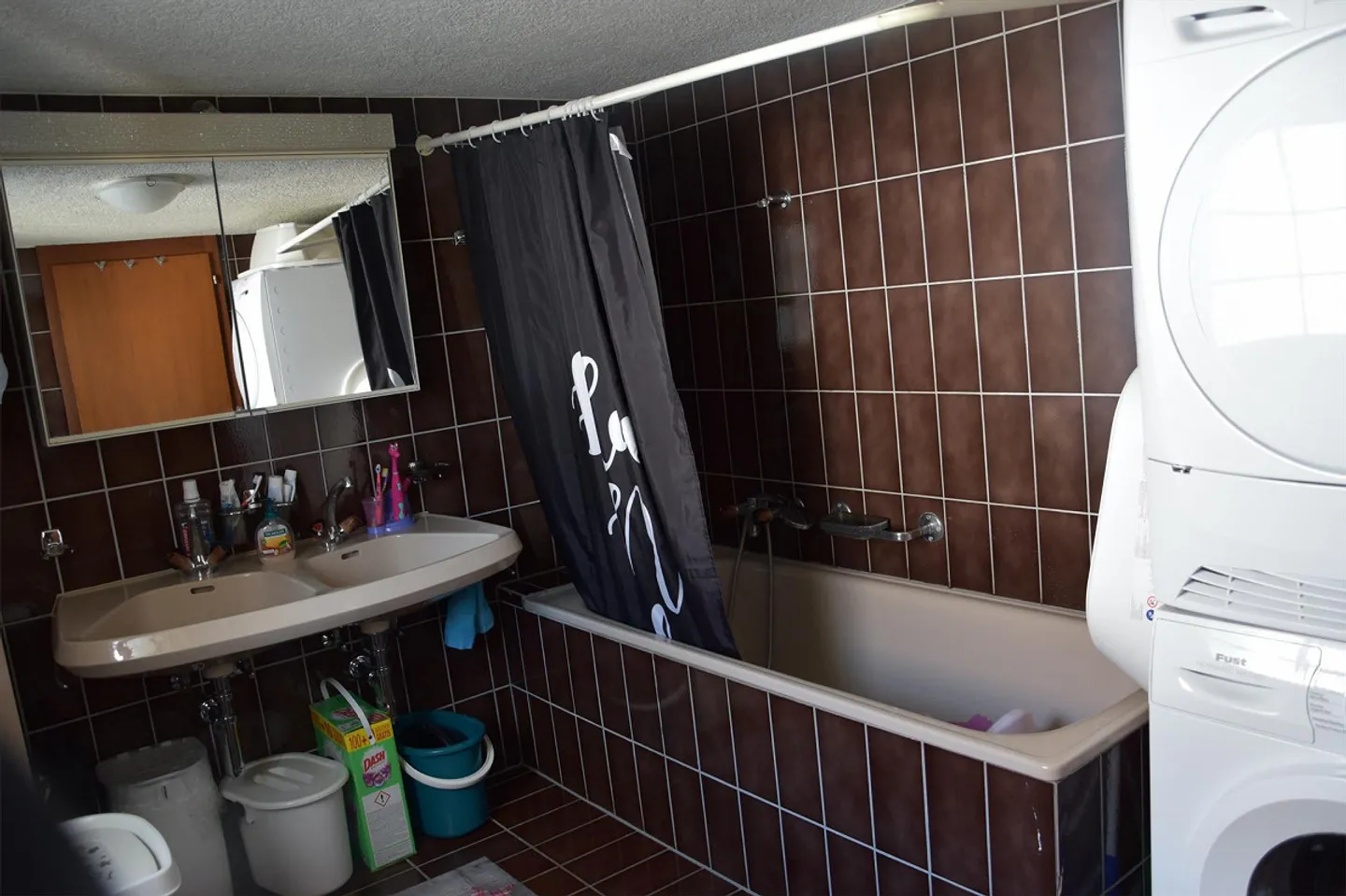 dans le centre du village calme - Photo 5 sur 11