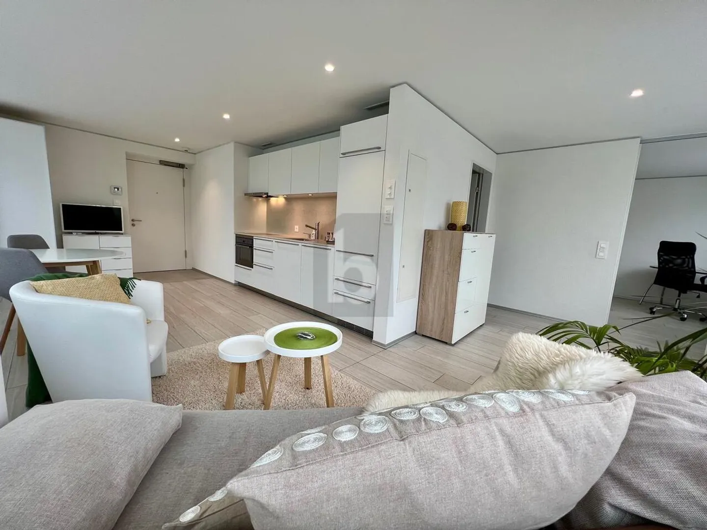 POINT FORT ARCHITECTURAL DANS UN EMPLACEMENT CENTRAL - Photo 2 sur 6