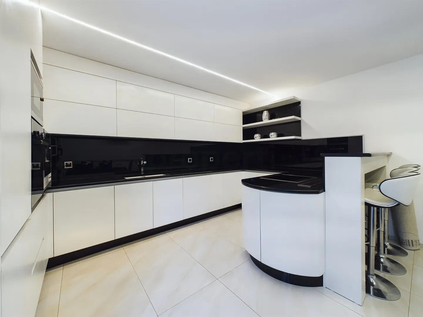 Geräumiges und modernes 8,5-Zimmer-Haus in Chalais - Foto 5 von 13