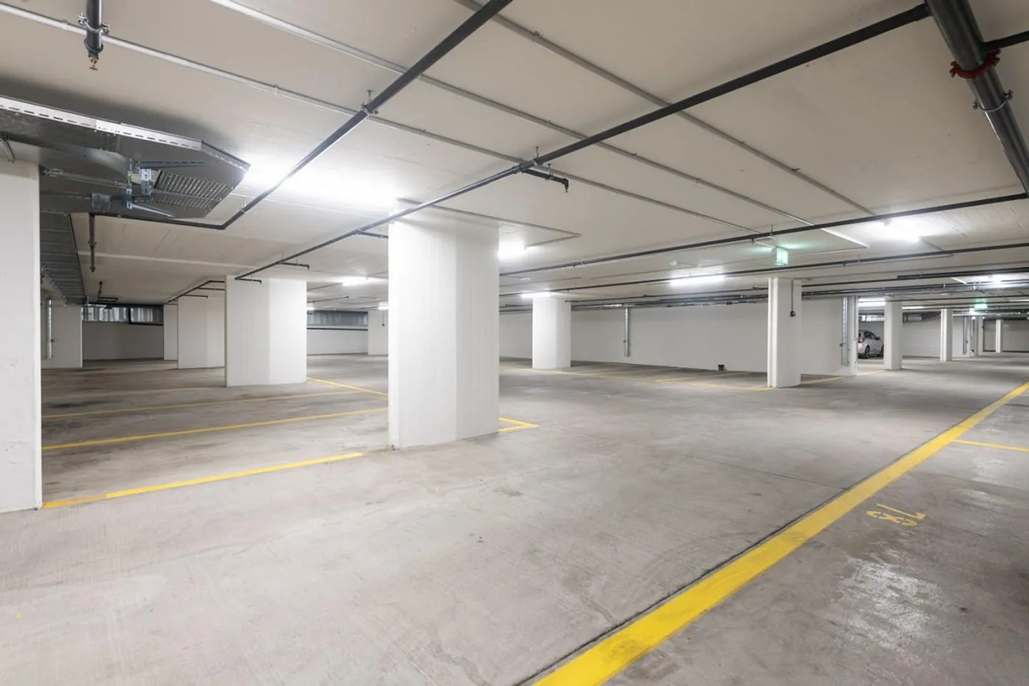 Indoor parking space in Oerlikon - Photo 3 of 3