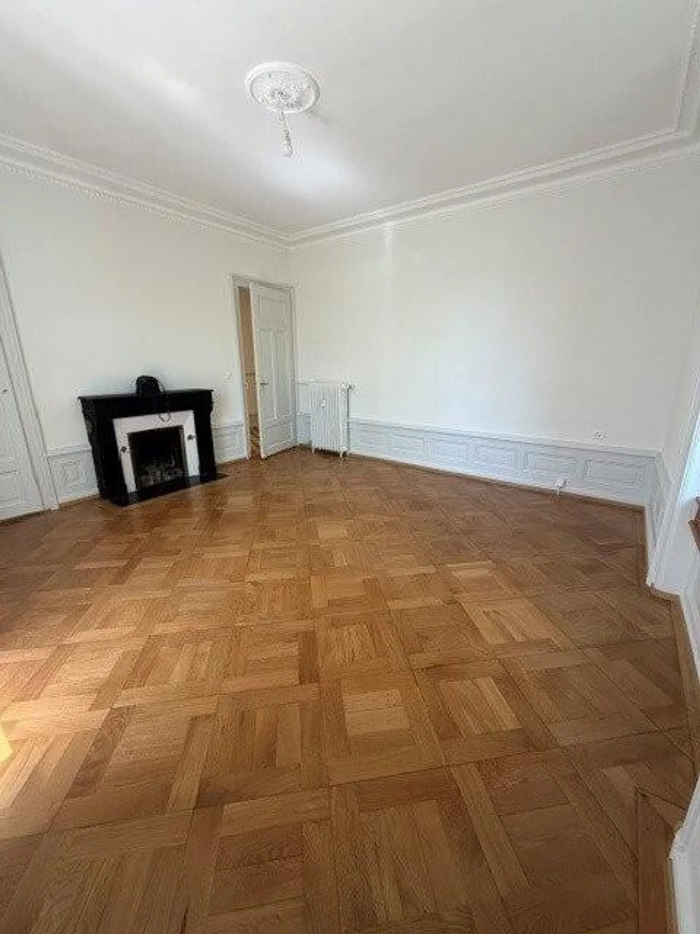 Appartement 5 pièces charmant - Photo 2 sur 12