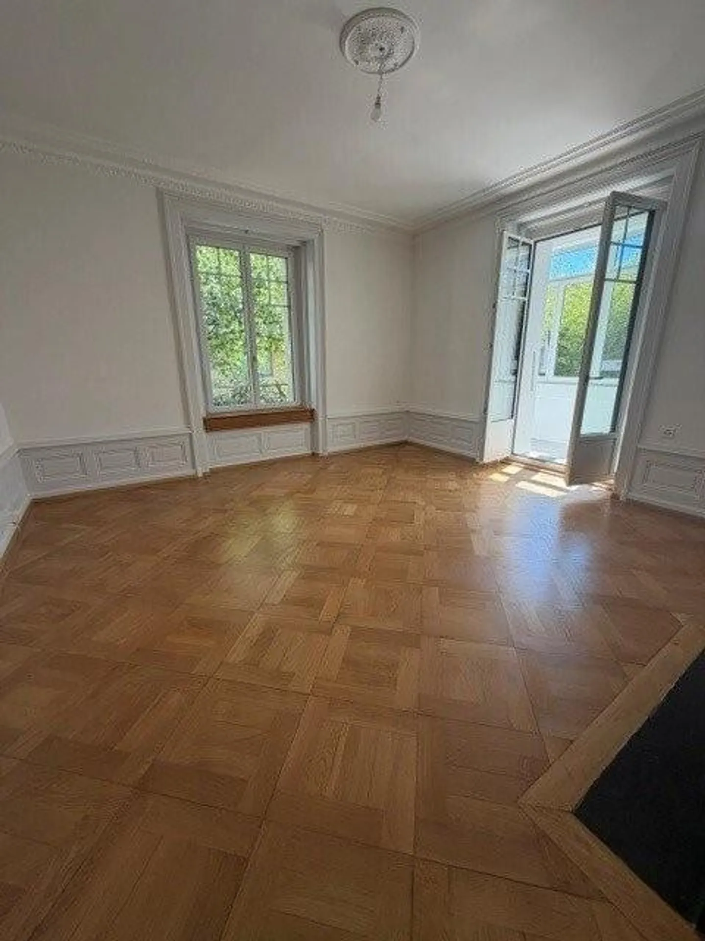 Appartement 5 pièces charmant - Photo 3 sur 12