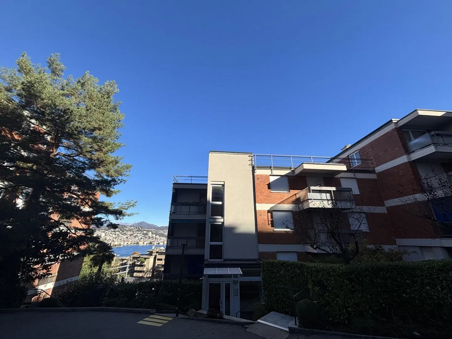 Appartamento moderno di 4,5 locali al 1° piano di un edificio residenziale in una zona tranquilla... - Foto 12 di 28