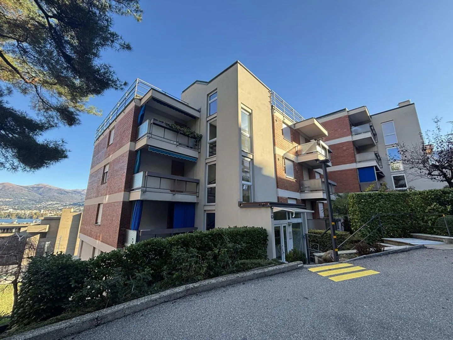 Appartamento moderno di 4,5 locali al 1° piano di un edificio residenziale in una zona tranquilla... - Foto 13 di 28