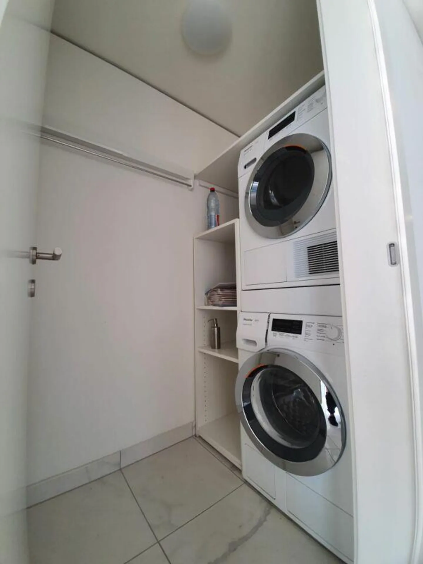 Appartamento elegante con vista lago - Foto 8 di 8