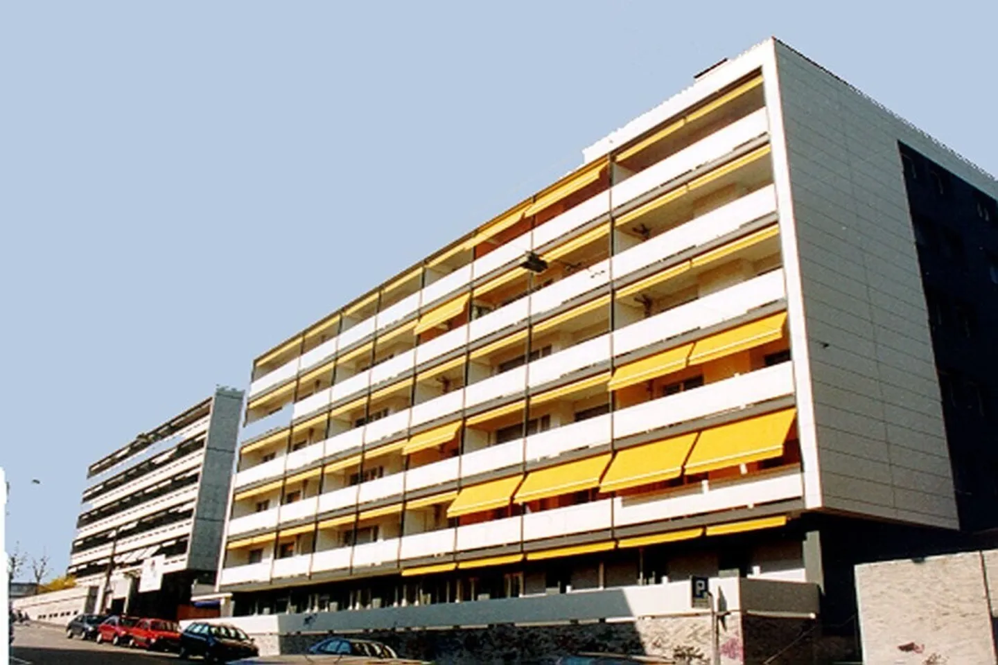 A stone's throw from Montchoisi and close to public transport - Photo 1 of 2