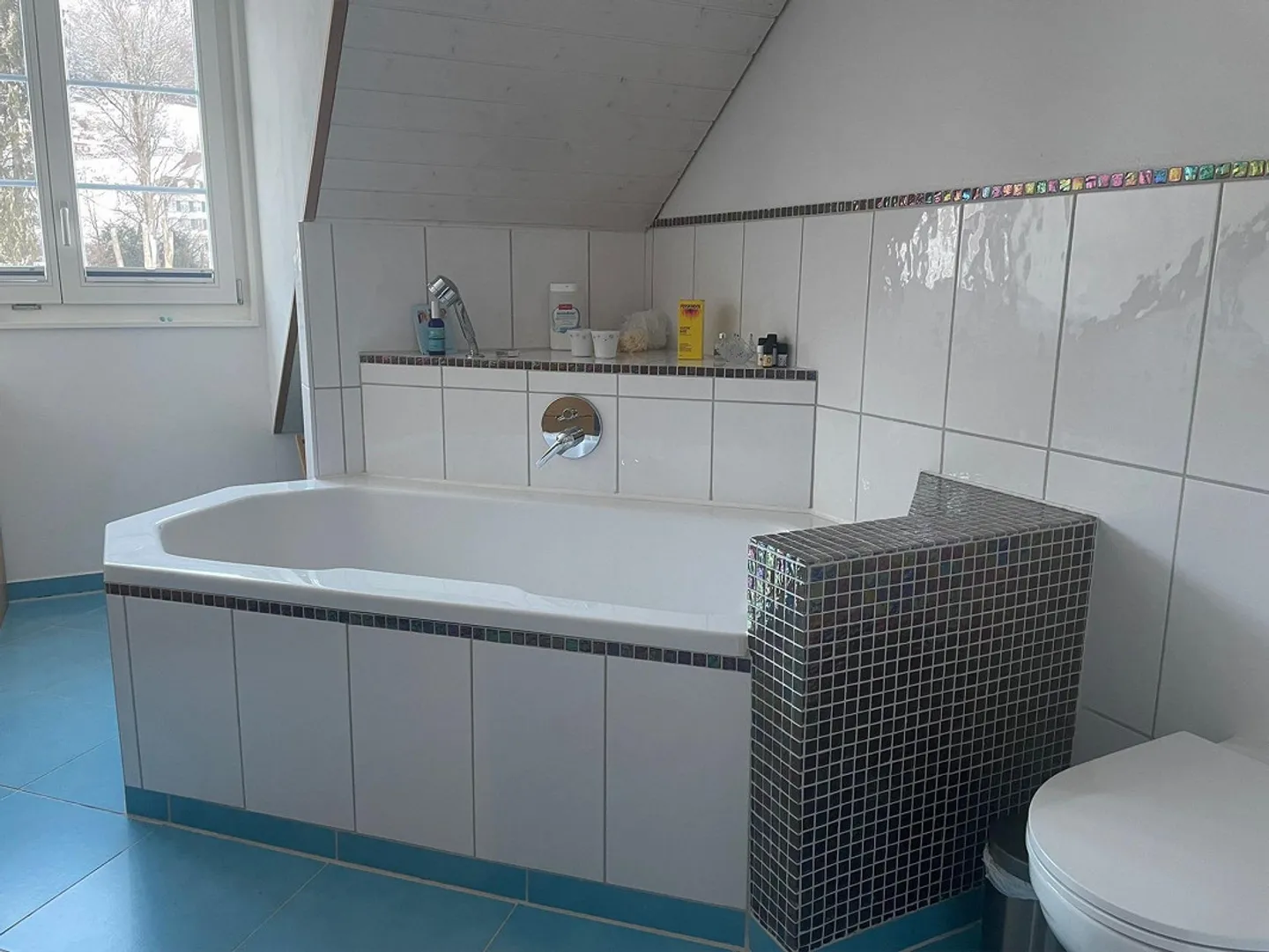 Appartement en duplex lumineux de 5,5 pièces fraîchement rénové dans le meilleur emplacement - Photo 17 sur 29