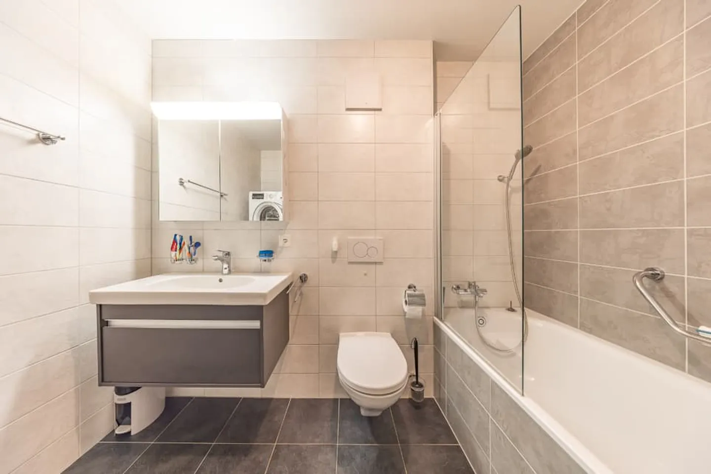 Apartment with unique location: lake view and sunset - Photo 9 of 10