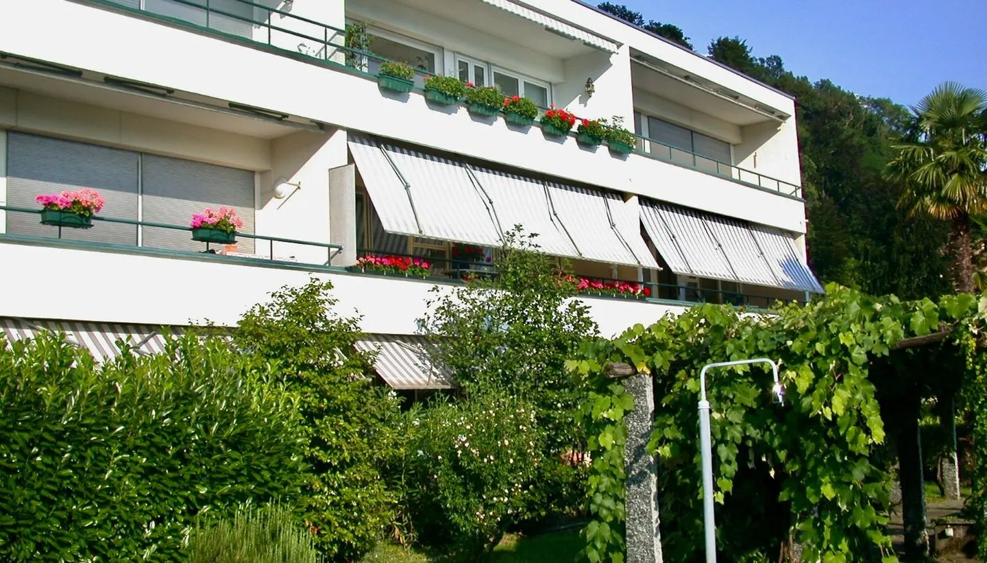 Appartement de style loft au niveau du jardin avec vue fantastique et piscine - Photo 3 sur 9