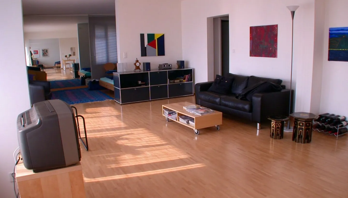 Appartement de style loft au niveau du jardin avec vue fantastique et piscine - Photo 4 sur 9