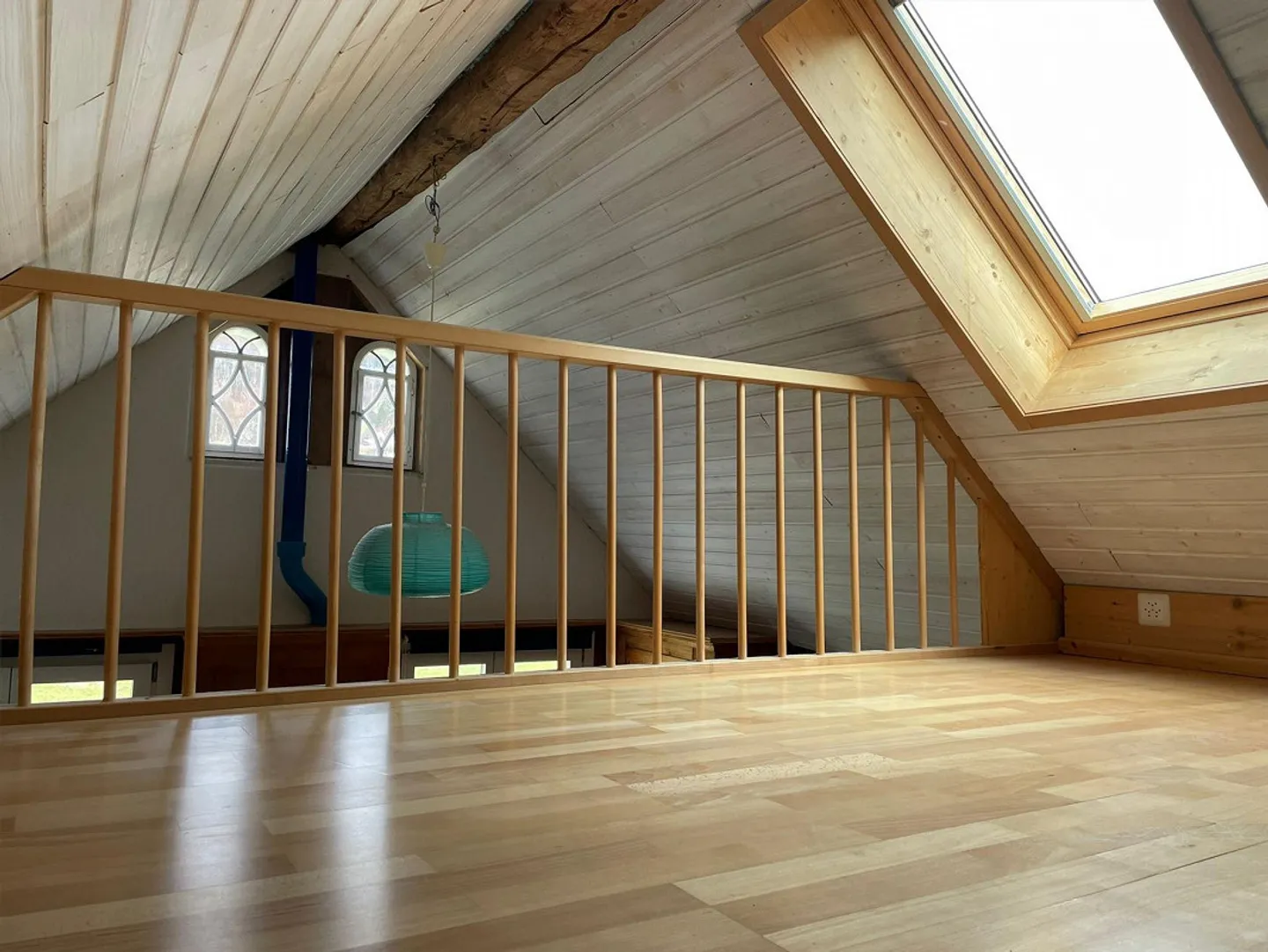 Appartement en duplex lumineux de 5,5 pièces fraîchement rénové dans le meilleur emplacement - Photo 25 sur 29