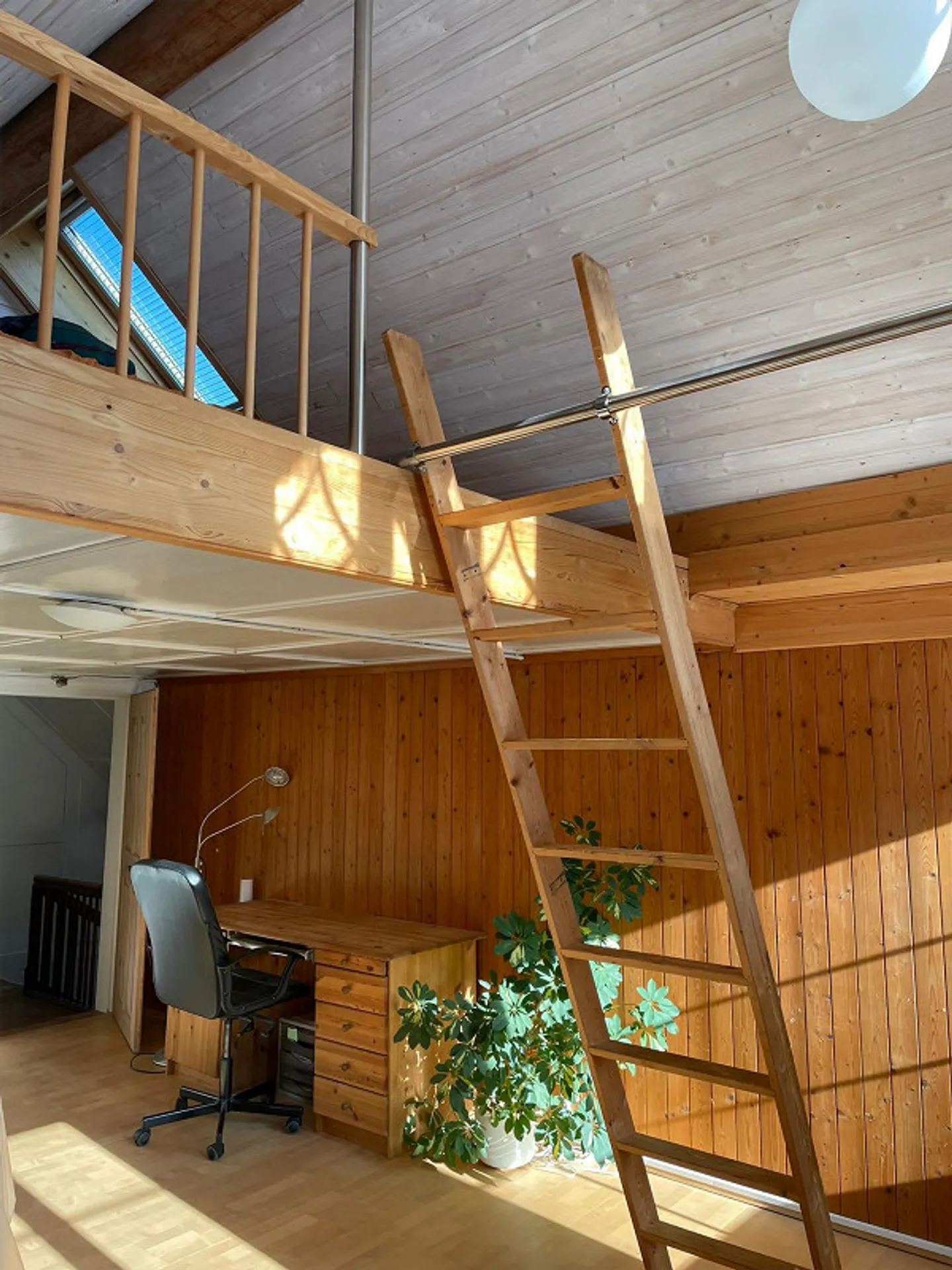 Appartement en duplex lumineux de 5,5 pièces fraîchement rénové dans le meilleur emplacement - Photo 22 sur 29