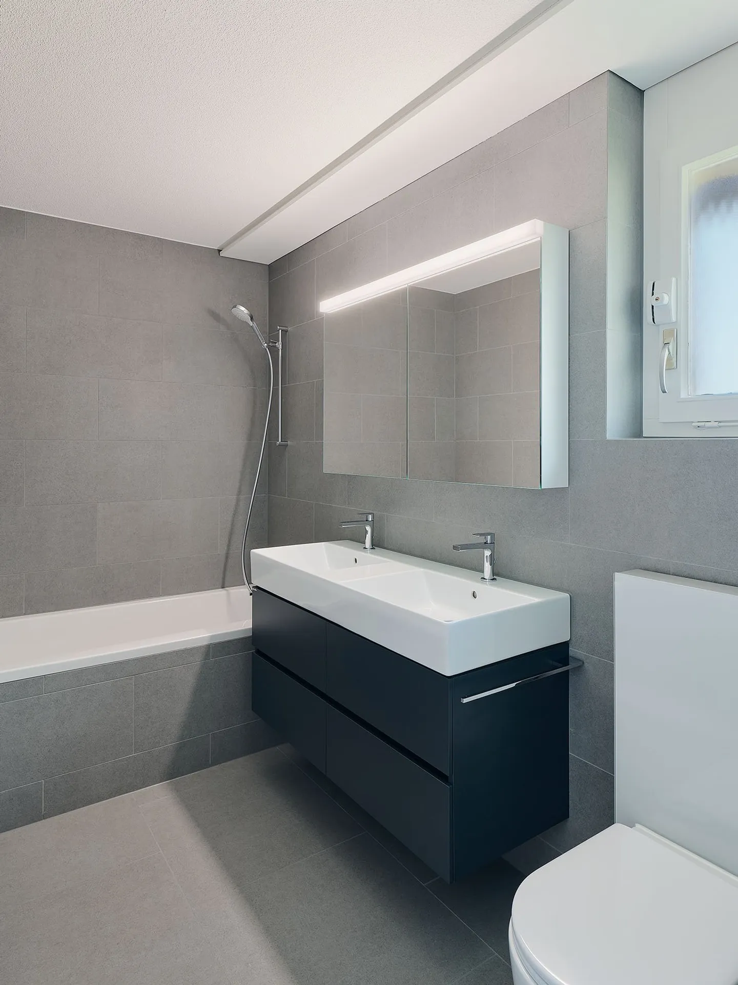 Incantevole casa a schiera di 6,5 stanze con giardino a Köniz - Foto 8 di 17