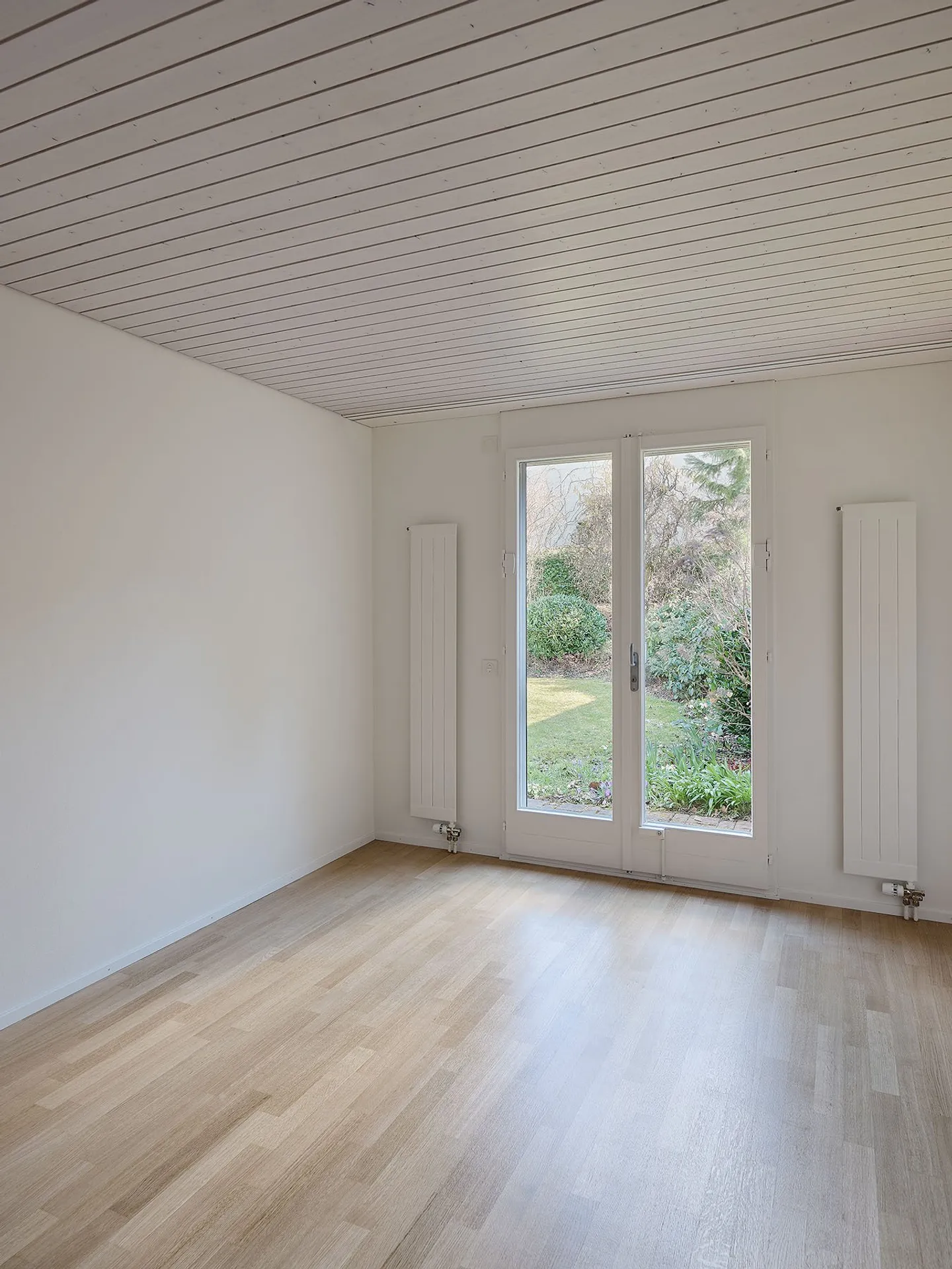 Incantevole casa a schiera di 6,5 stanze con giardino a Köniz - Foto 15 di 17