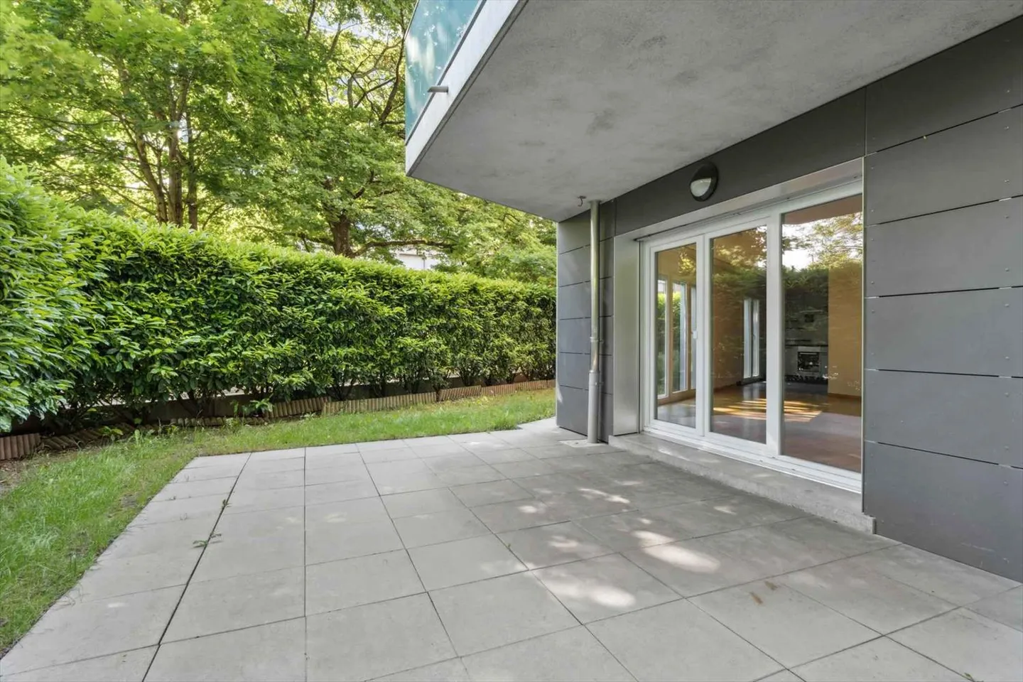 Exklusiv: 4 Zimmer mit Terrasse und Garten - Foto 1 von 11