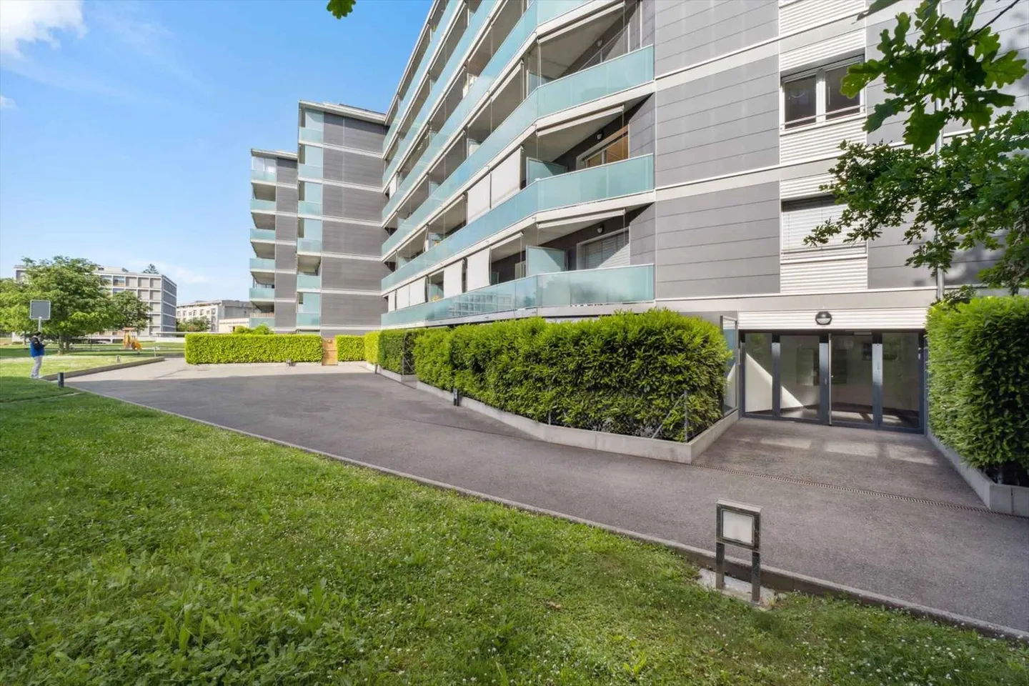 Exklusiv: 4 Zimmer mit Terrasse und Garten - Foto 2 von 11