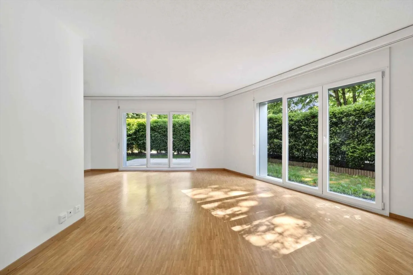 Exklusiv: 4 Zimmer mit Terrasse und Garten - Foto 3 von 11