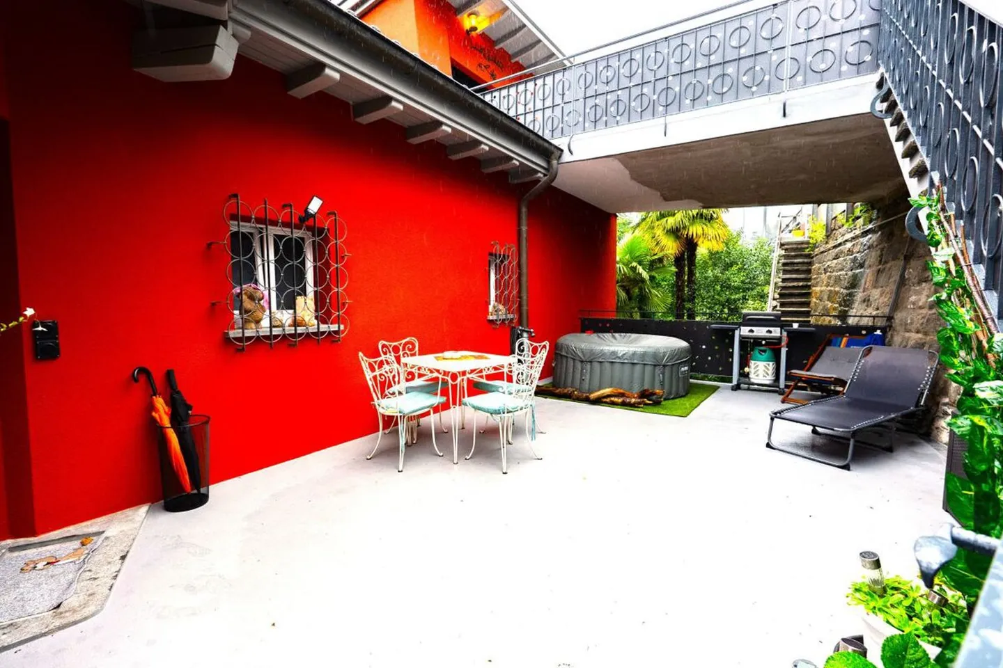 An Oasis of Peace Between Nature and Modern Comfort in Locarno - Photo 3 of 11