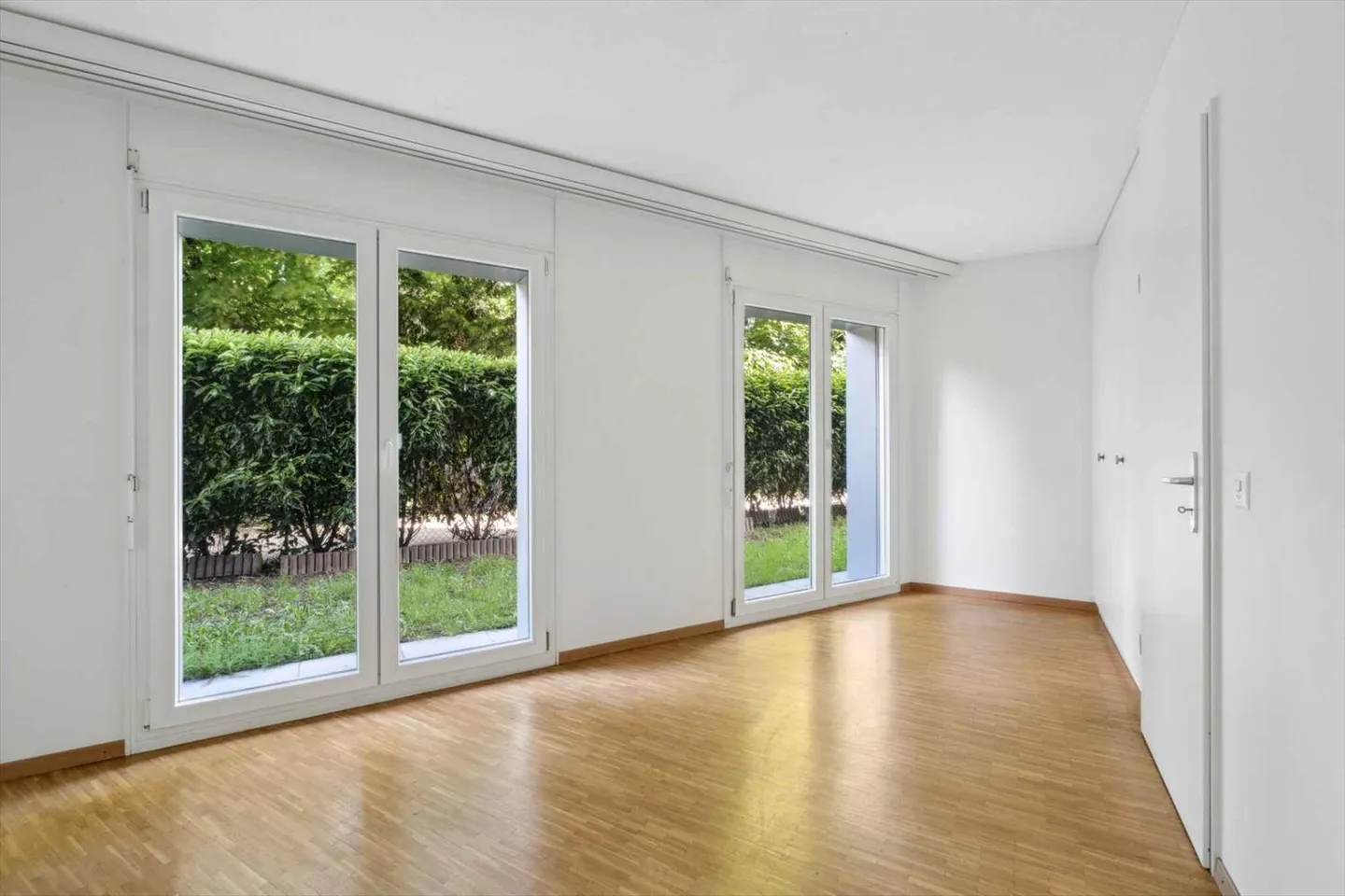 Exklusiv: 4 Zimmer mit Terrasse und Garten - Foto 8 von 11