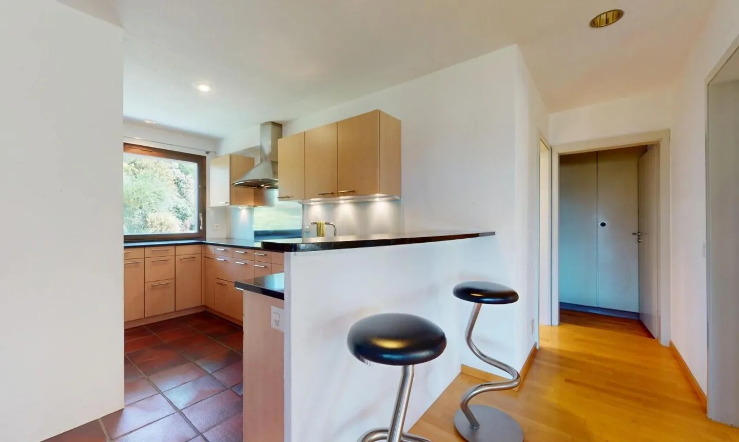 Maison individuelle de 6,5 pièces avec jardin généreux - Photo 8 sur 11