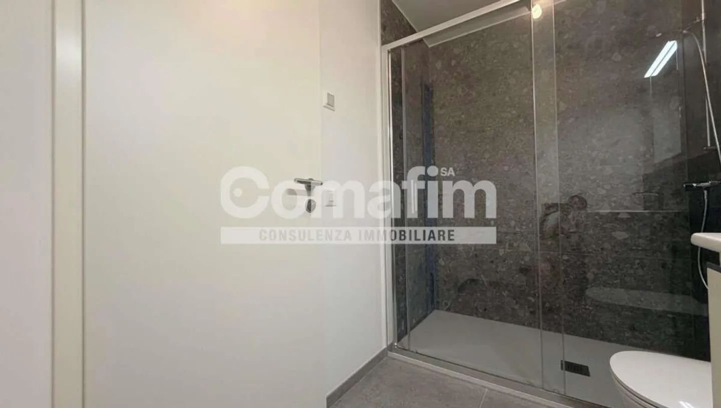 MODERNO APPARTAMENTO DUPLEX CON AMPIO GIARDINO PRIVATO - Foto 8 von 11