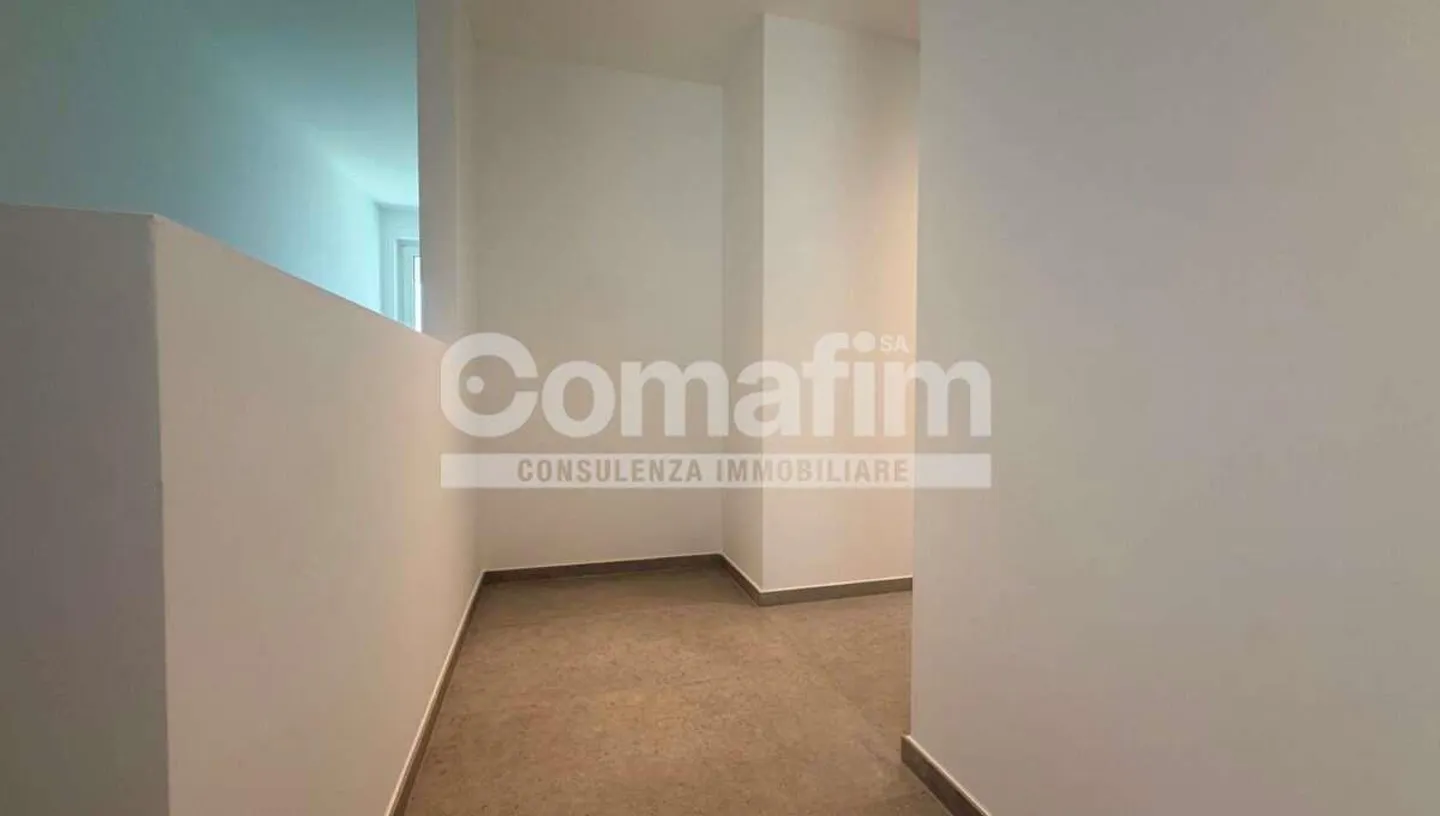 MODERNO APPARTAMENTO DUPLEX CON AMPIO GIARDINO PRIVATO - Foto 10 von 11
