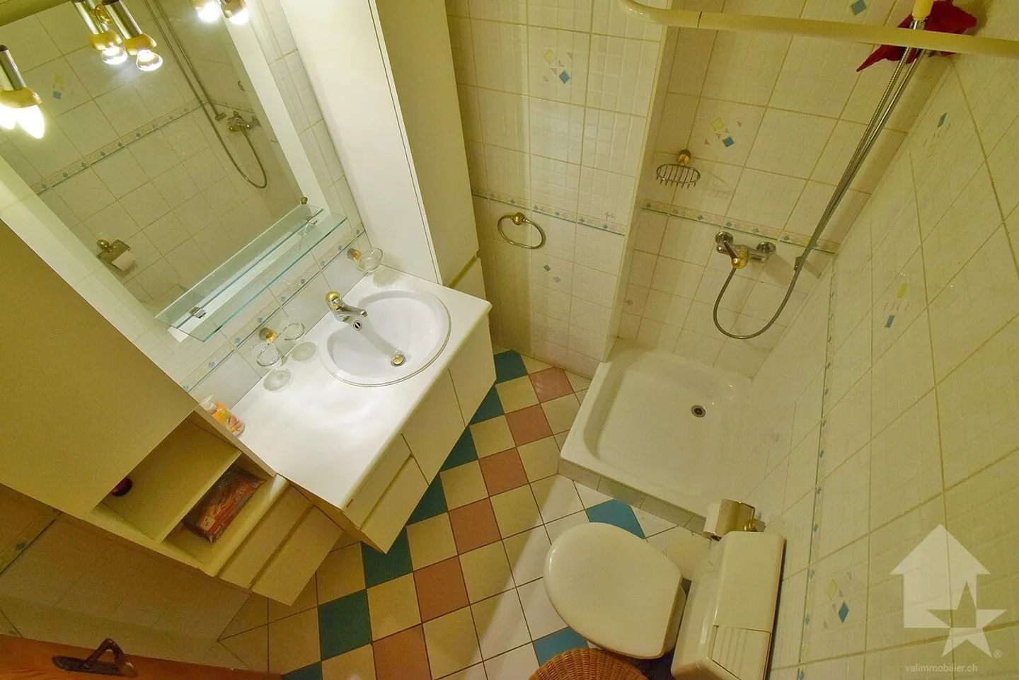 Edificio di 3 o 4 appartamenti con fienile e garage inclusi! - Foto 15 di 19