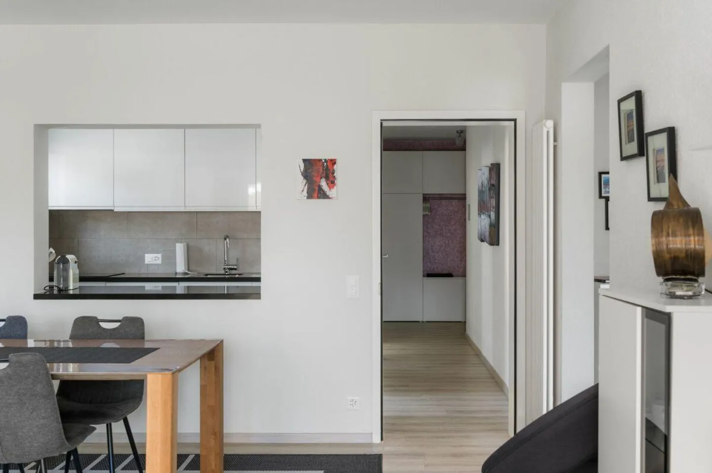 Au cœur d'Ascona, élégant et meublé 3.5 pièces avec piscine - Photo 5 sur 15