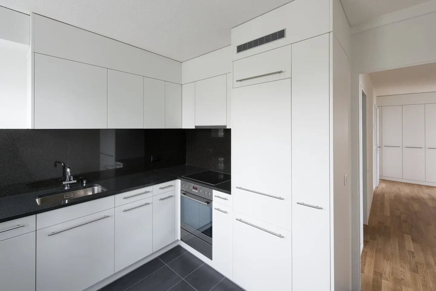 Appartamento di 3 stanze in un quartiere familiare in affitto - Foto 7 di 9