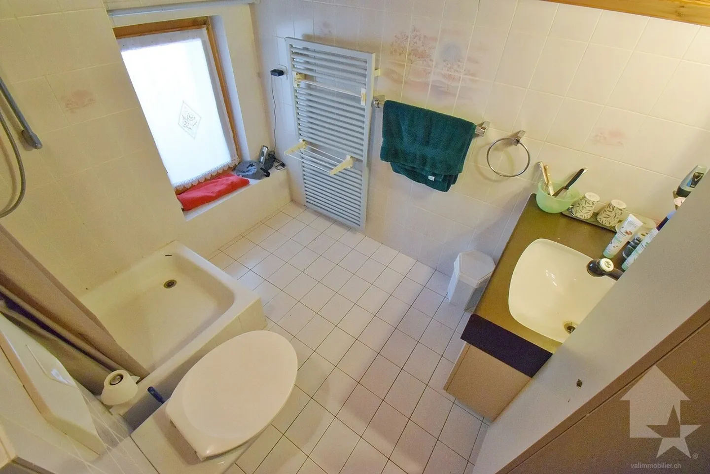 Edificio di 3 o 4 appartamenti con fienile e garage inclusi! - Foto 16 di 19