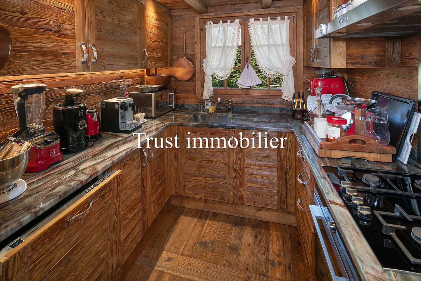 Magnificent luxury chalet for sale in Crans-Montana - Foto 11 von 21