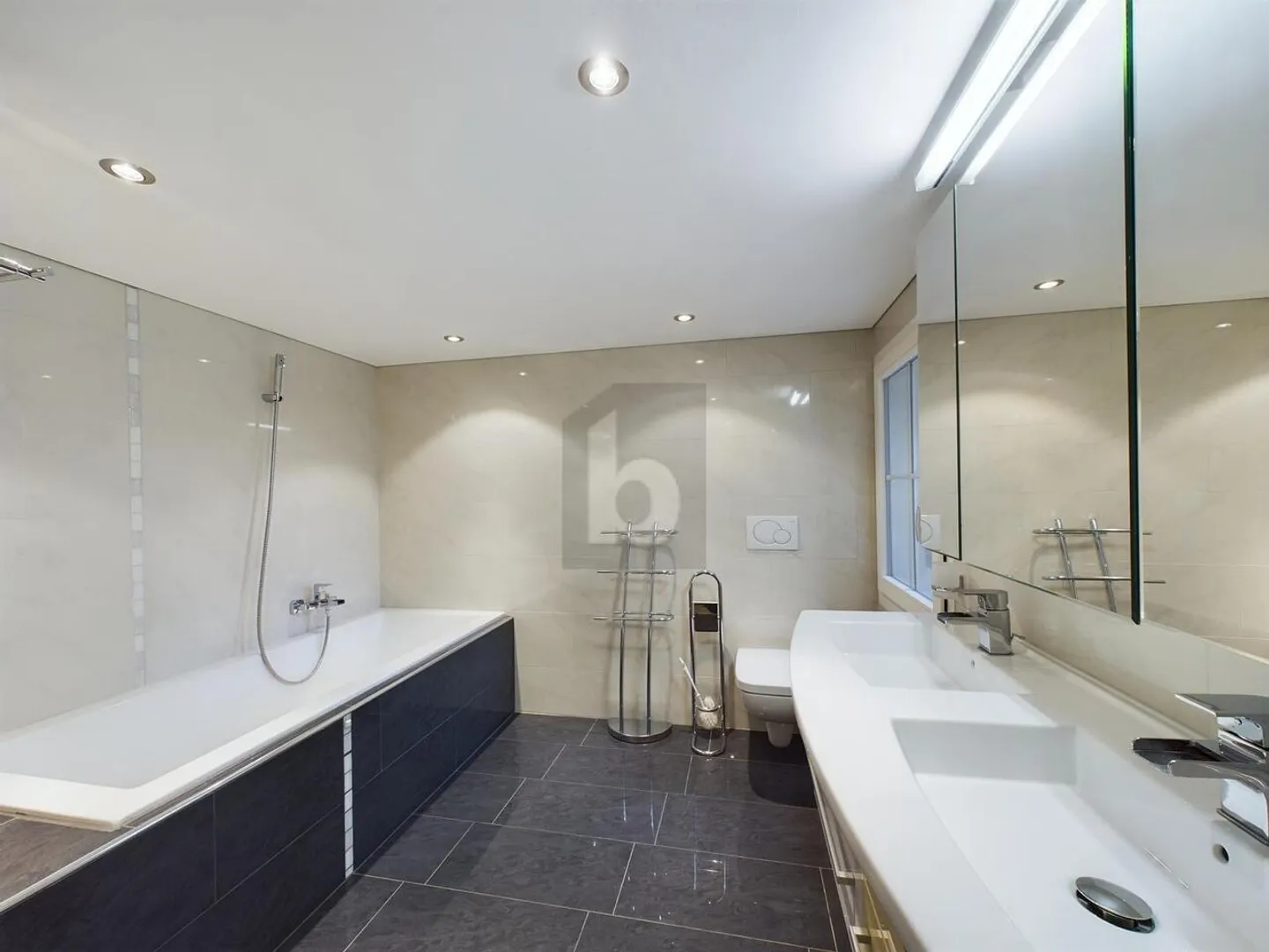 Modernes Reihenmittelhaus im Zentrum - Foto 3 von 6