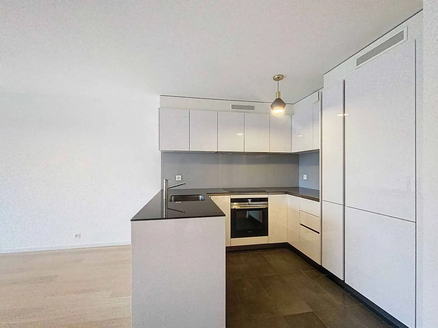 2.5-room apartment for rent - Photo 3 of 8