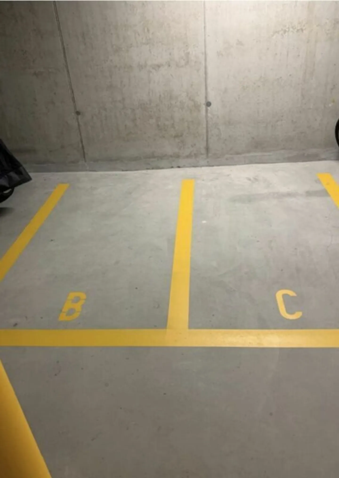 Espace de stationnement pour moto - Photo 3 sur 3