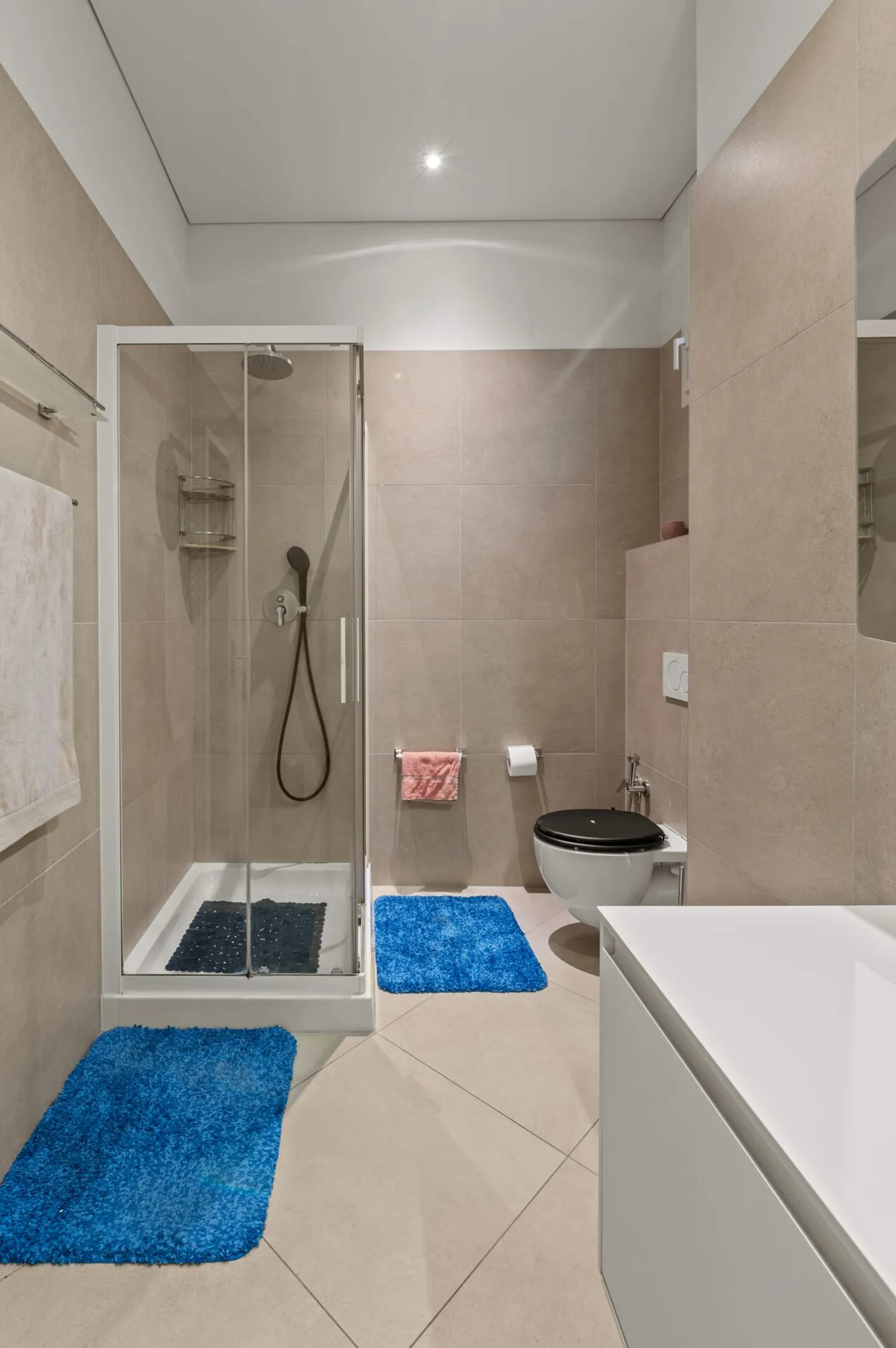 Comfort and style, apartment with a terrace of as much as 60 sqm in the city - Photo 10 of 12