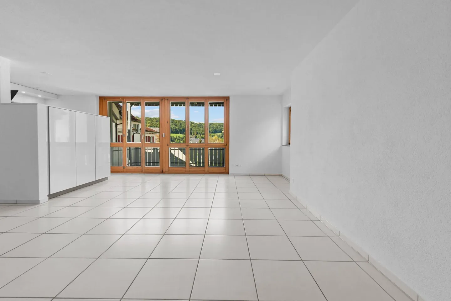 Appartamento duplex luminoso in posizione idilliaca con balcone - Foto 5 di 9