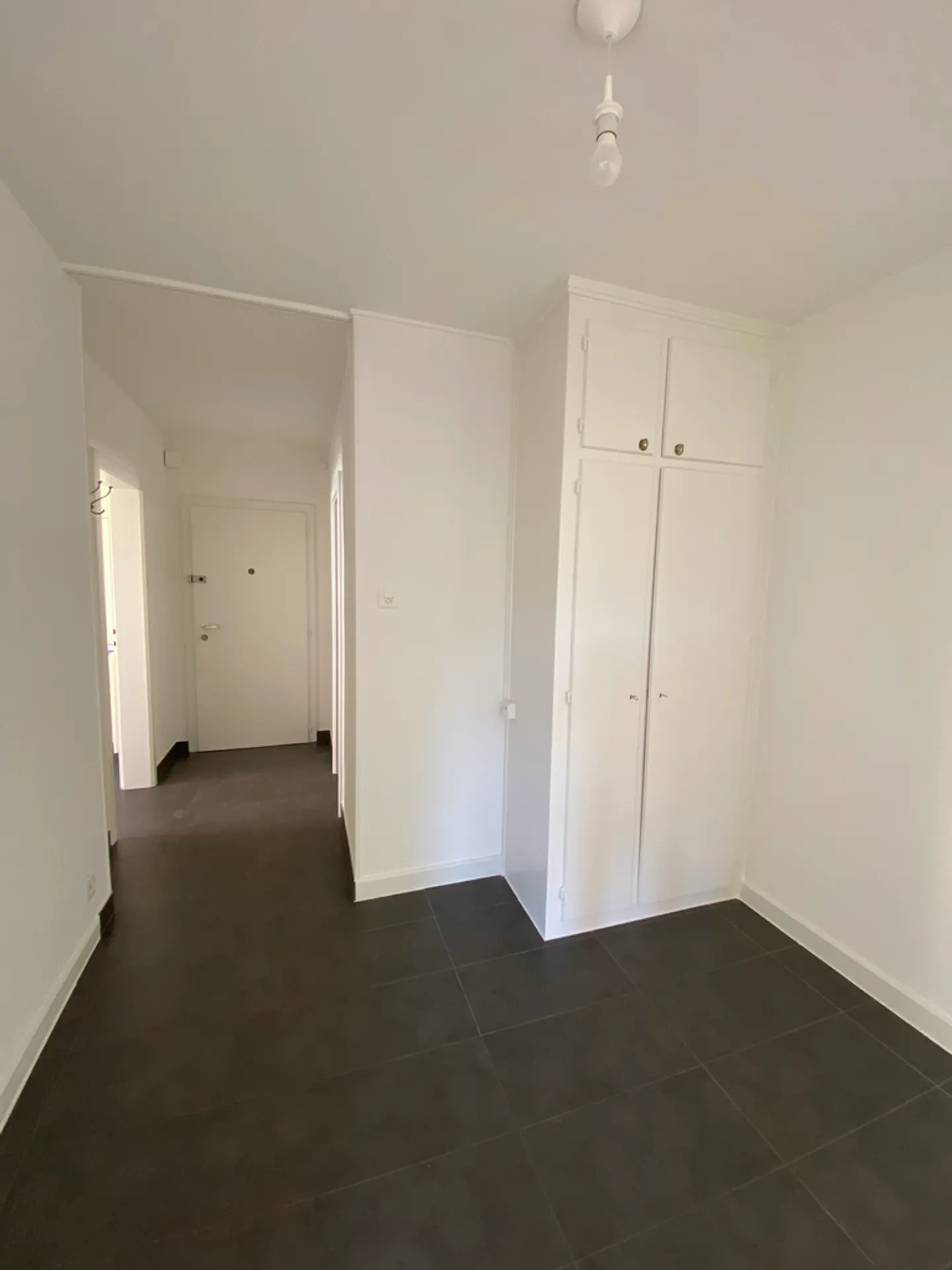 3.5 Room Apartment - Photo 3 of 9