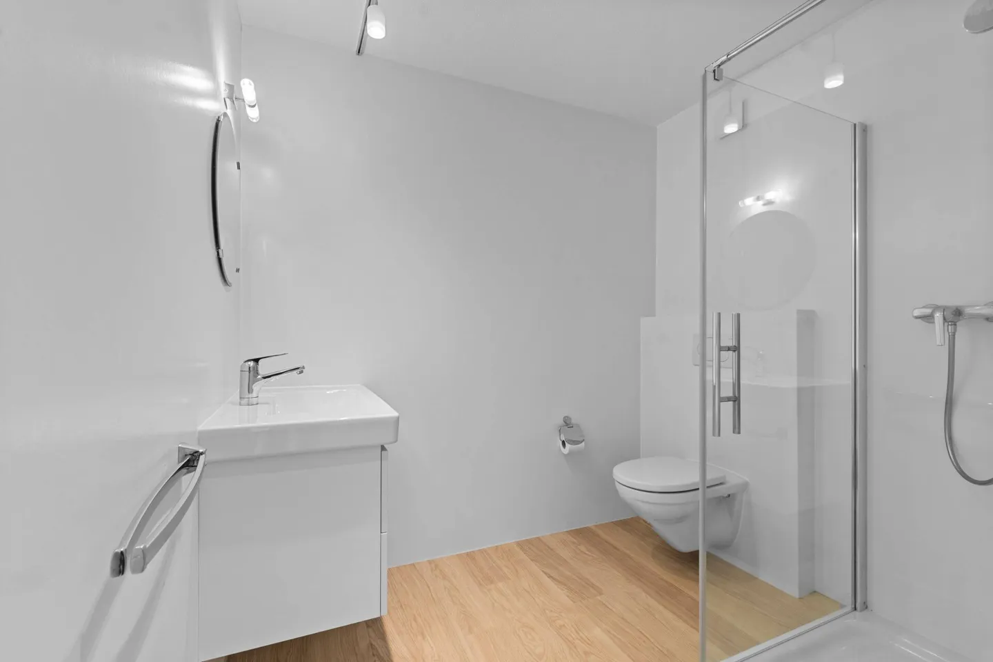 Appartamento duplex luminoso in posizione idilliaca con balcone - Foto 6 di 9