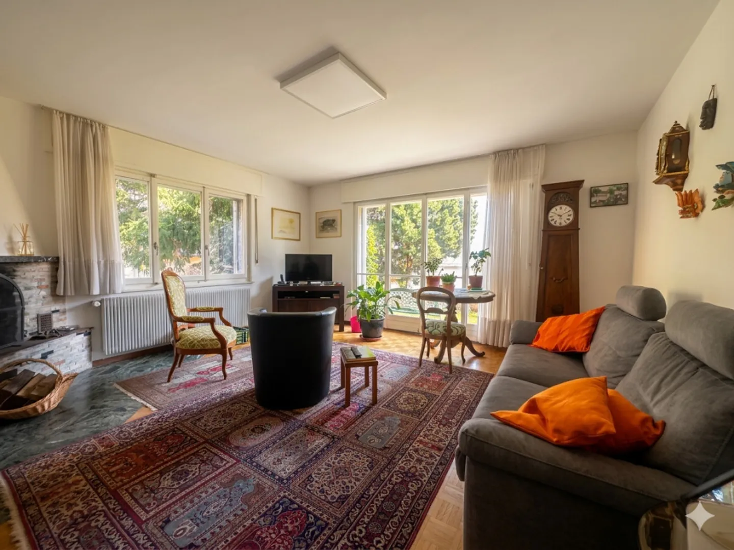 Grande maison avec jardin sur Martigny ! Terrain constructible ! - Foto 4 von 13