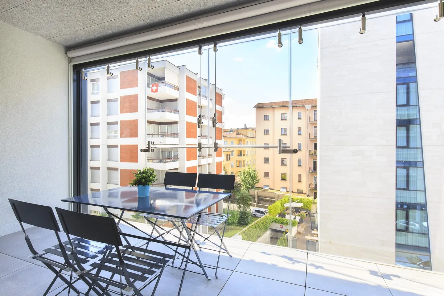 Ampio appartamento di 4,5 locali, centrale e vicino alle università di Lugano - Foto 1 di 13